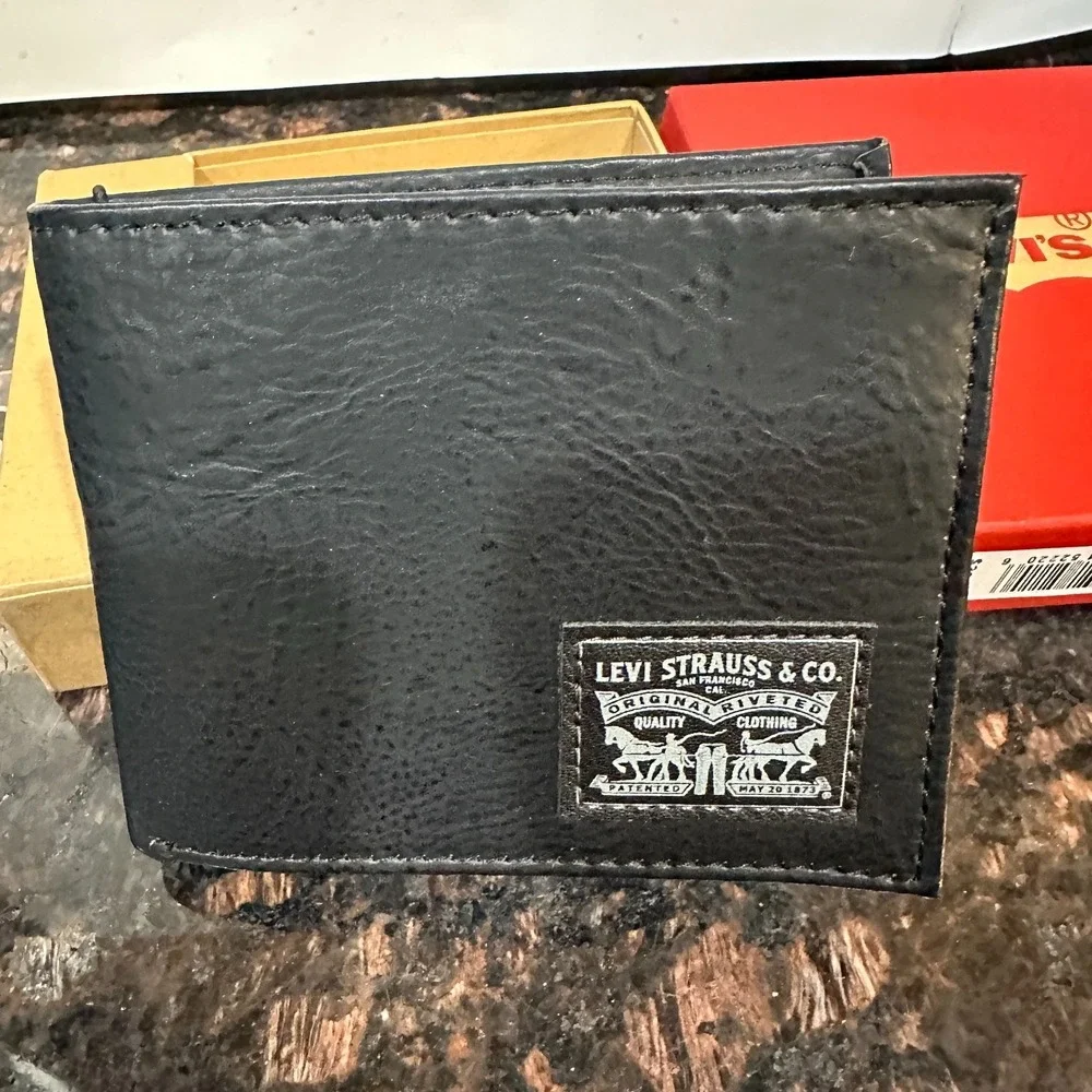 Levis Black Leather Bifold Wallet RFID Blocking Protect Levi Strauss New in Box